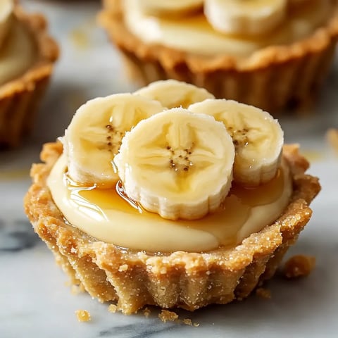 Ein kleiner Bananen-Krempel mit Bananen-Slices darauf.